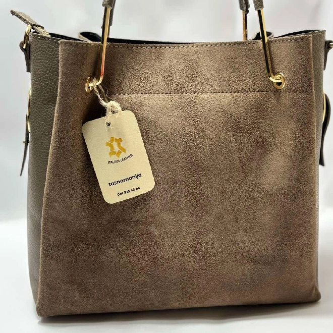 Kožna tašna Dimenzije: 28x30cm