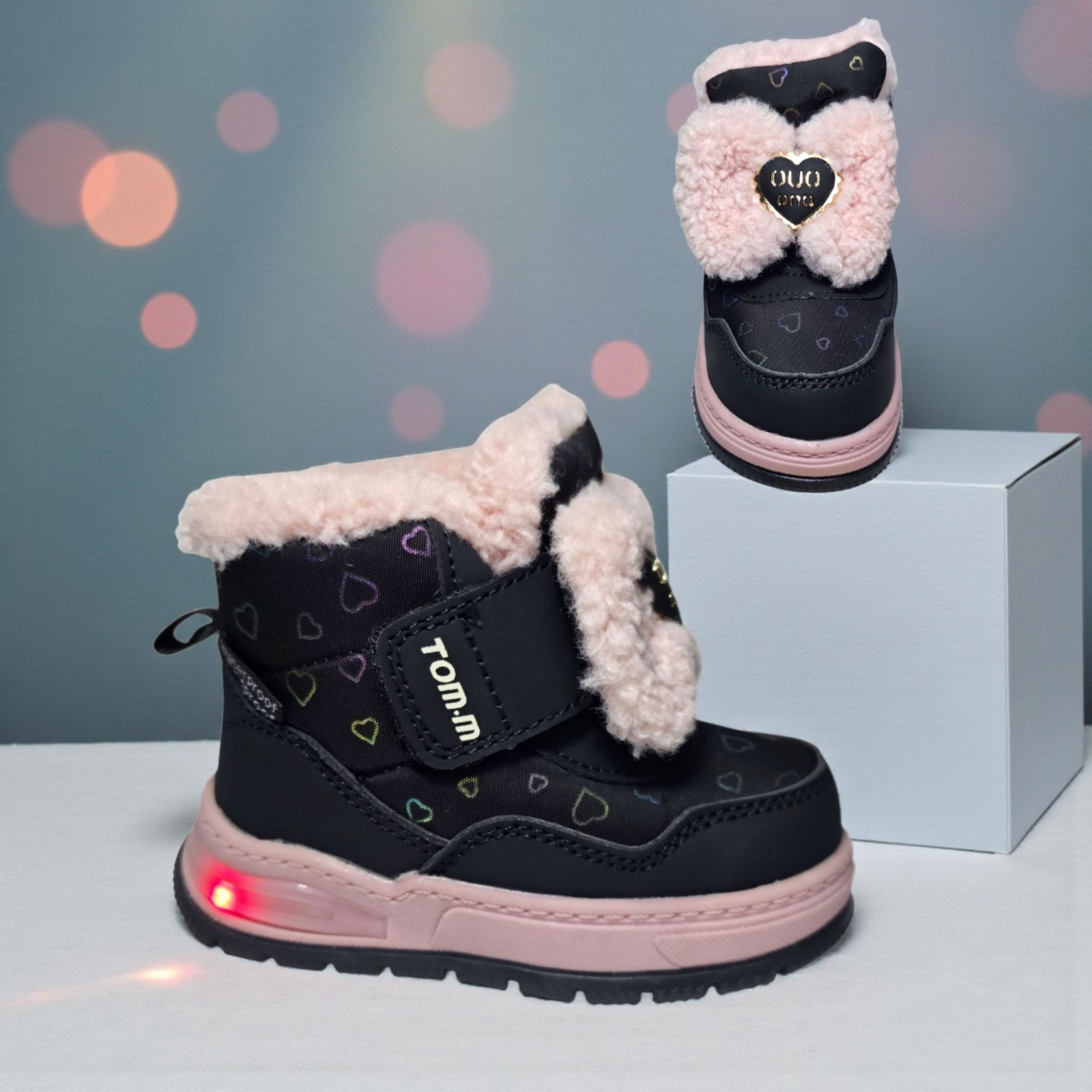 Nepromocive svetlece cizmice 111