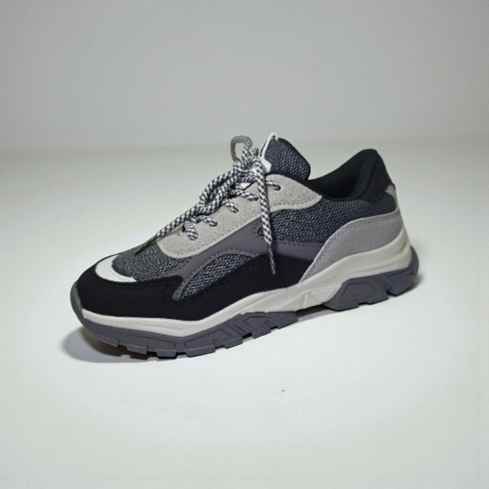 Patike na pertlanje G18