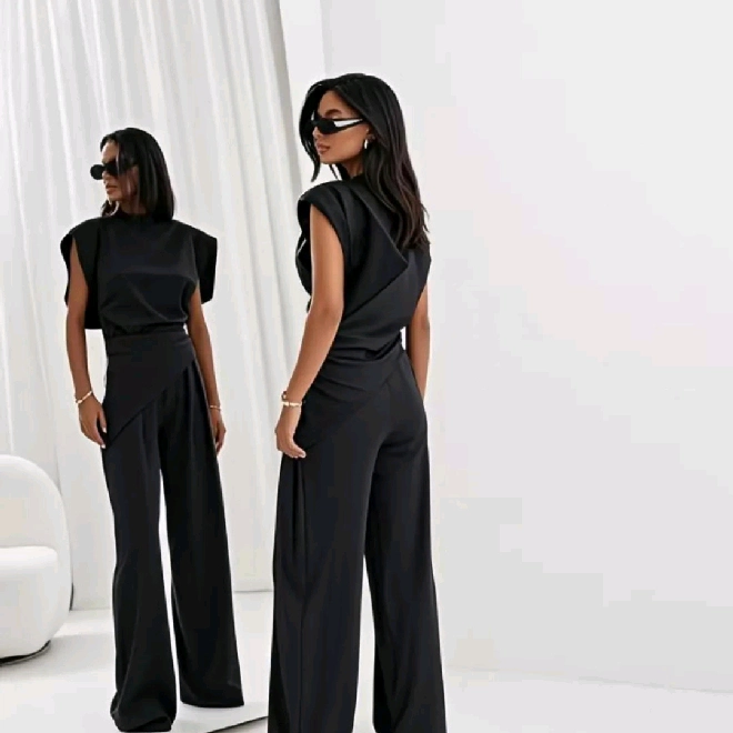 komplet (pantalone i bliza)