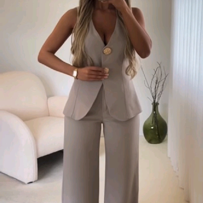 Komplet pantalone i duži prsluk