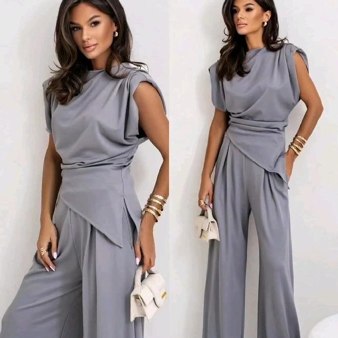 svetlo sivi komplet bluza i pantalone