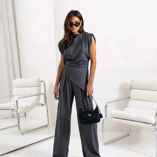 komplet pantalone i bluza 